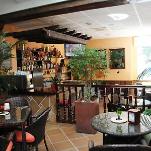 2* Hotel María Cristina